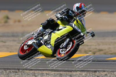 media/Oct-08-2022-SoCal Trackdays (Sat) [[1fc3beec89]]/Turn 14 (1050am)/